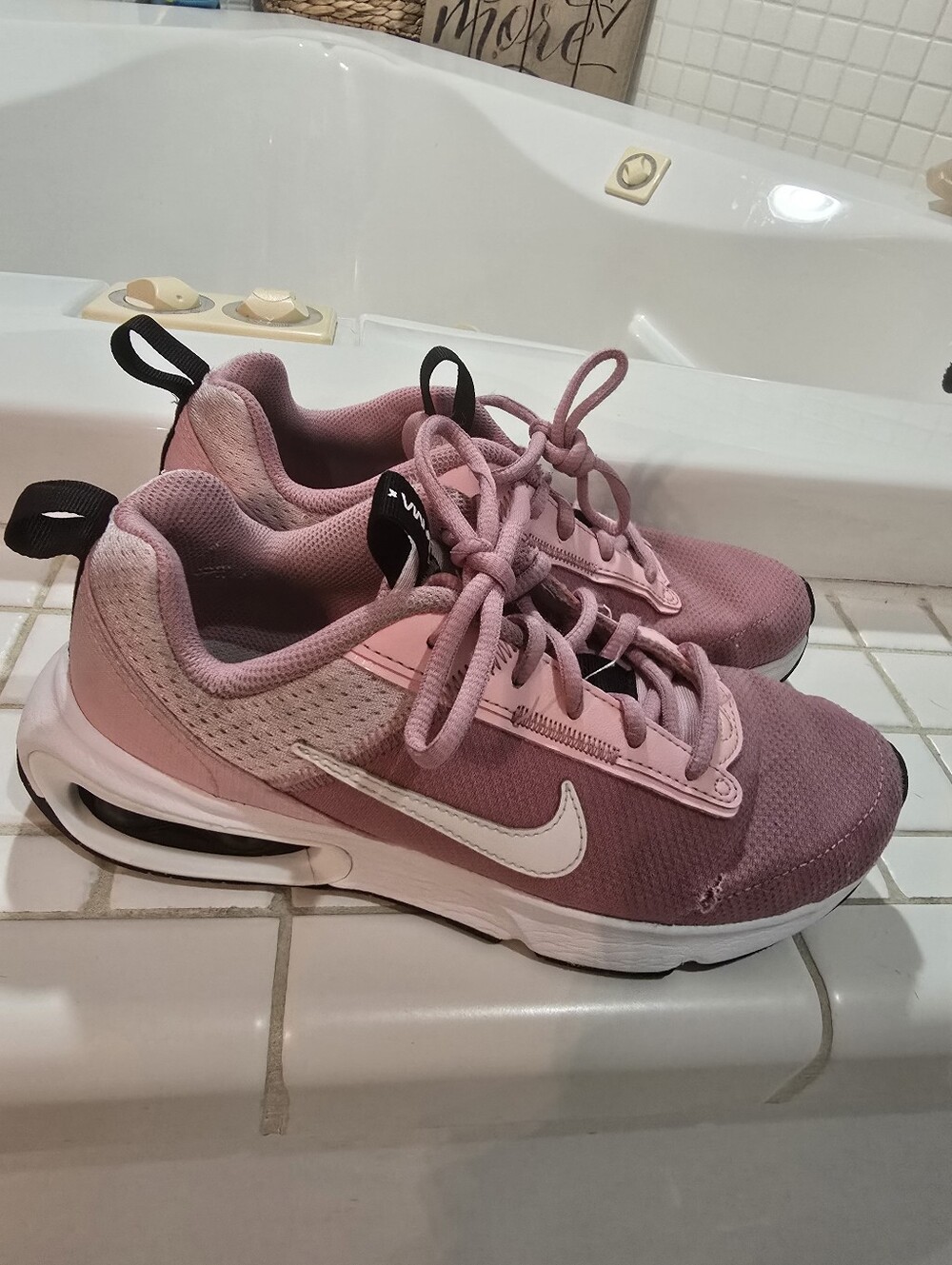 Nike Air Max Girl's INTRLK Lite Running Shoes Pink White Size 5Y Used, Flaw